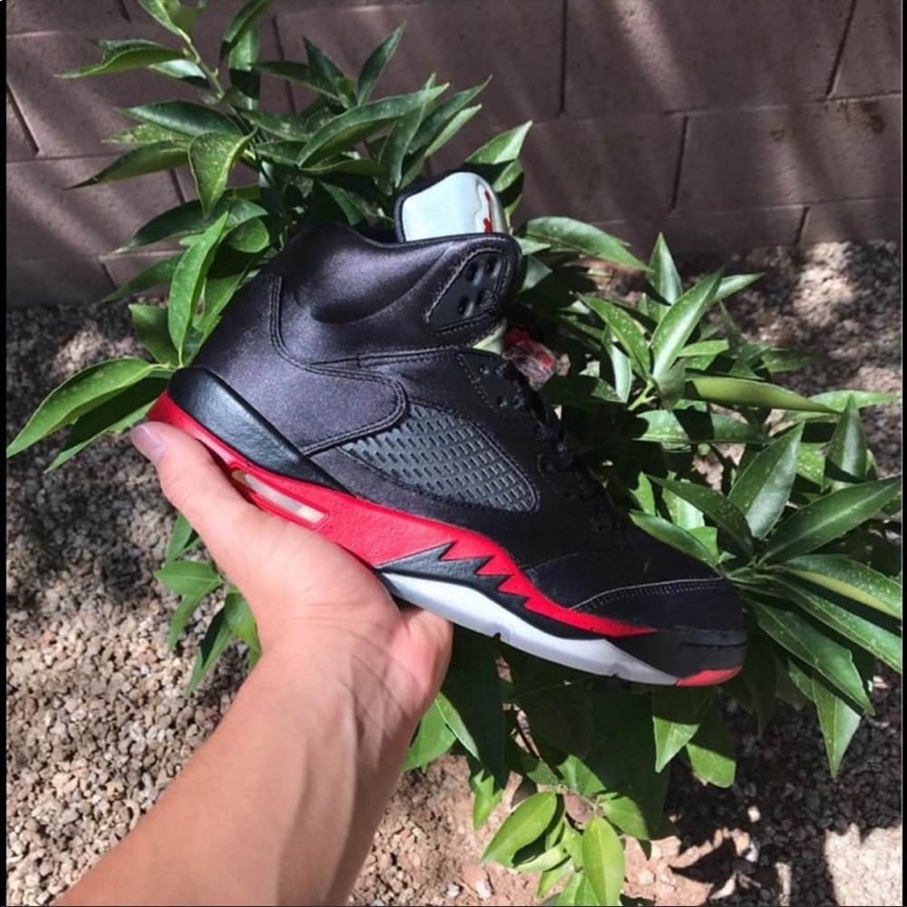 *Sold* Jordan 5 Satin Breds